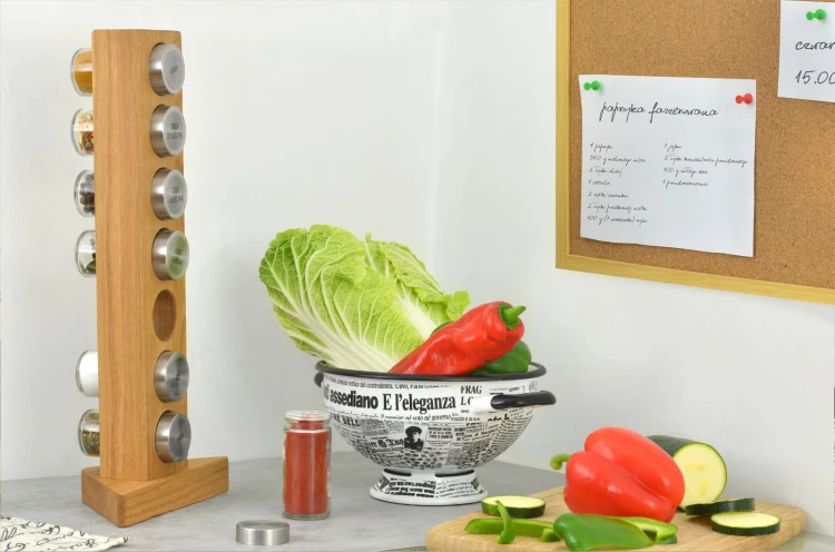 Spice Tower - przyprawnik wąski dębowy.jpg